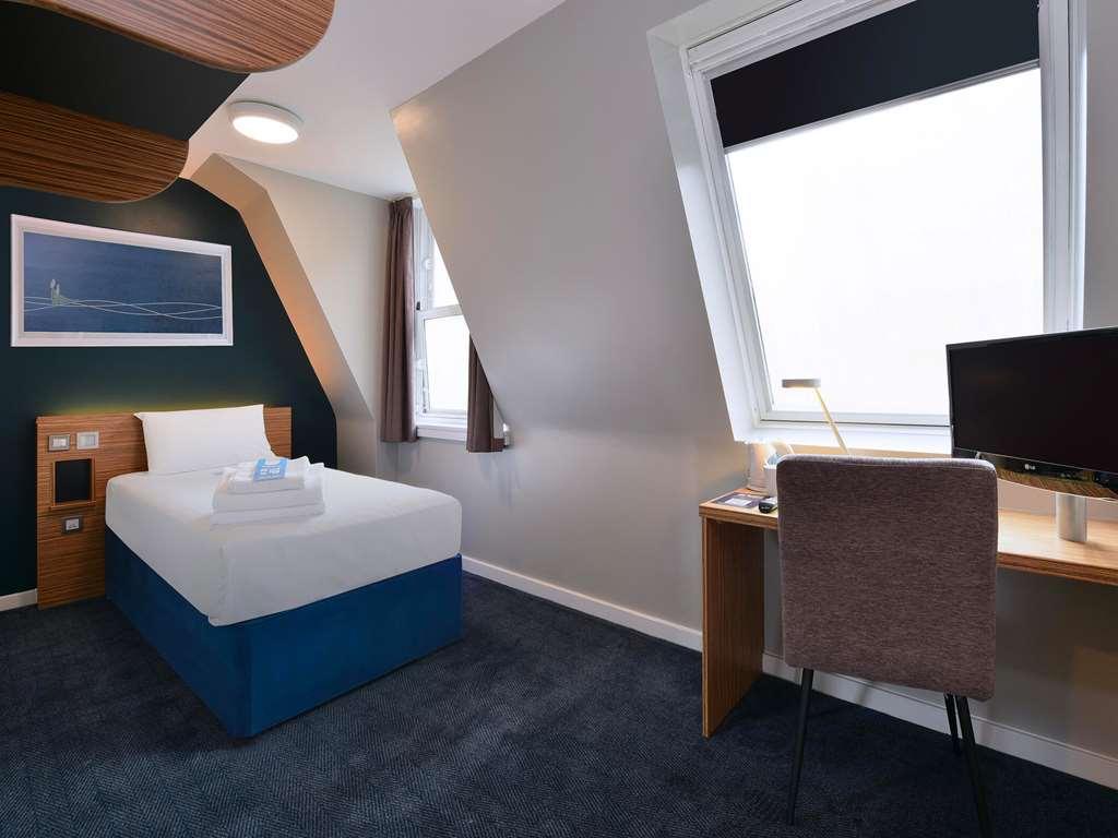 Travelodge London Central Bank 客房 照片