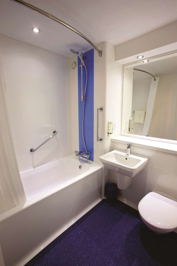 Travelodge London Central Bank 客房 照片