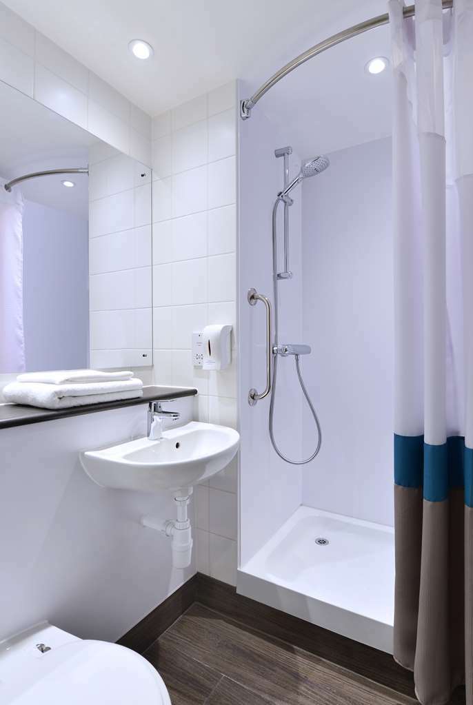 Travelodge London Central Bank 客房 照片