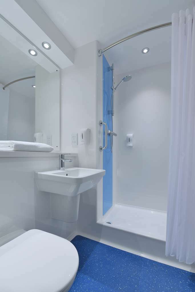 Travelodge London Central Bank 客房 照片